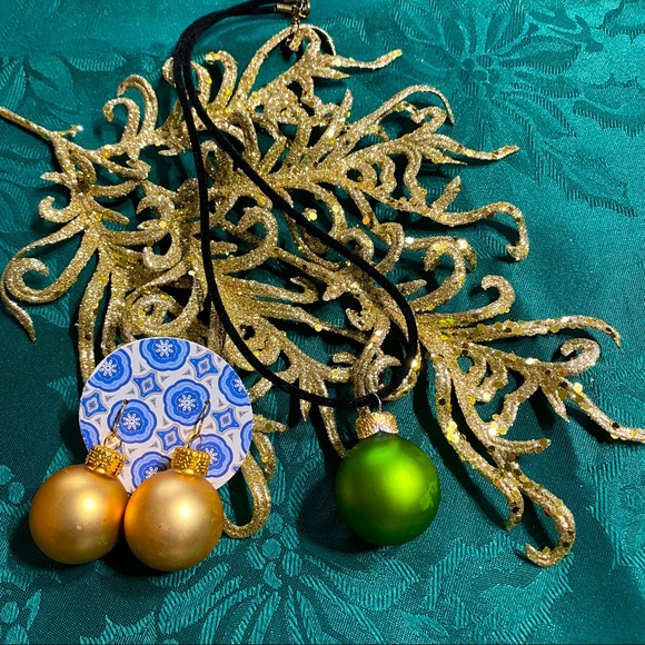 🎄New Christmas Bulb Earrings & Necklace Set - Picture 1 of 7